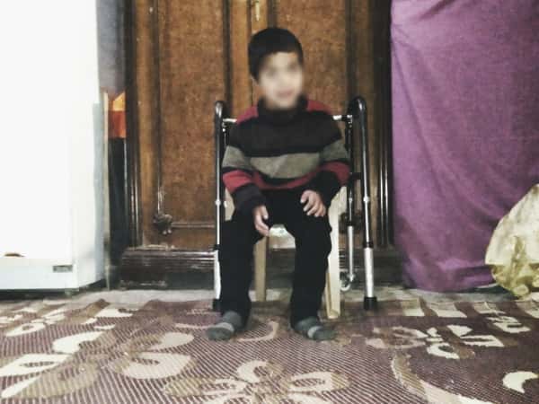 طفل يعاني من مشاكل في القلب