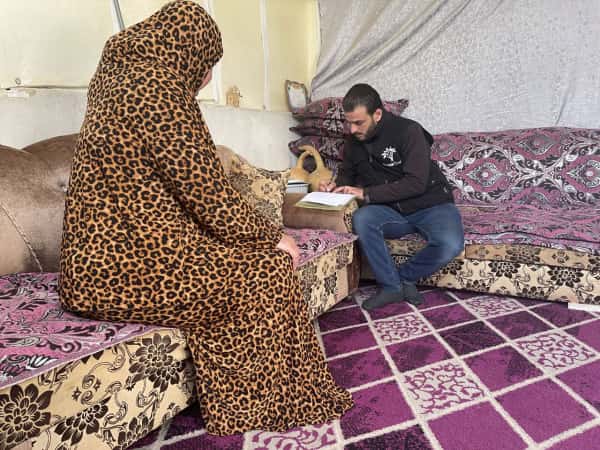 After ten years of waiting to have a child, help Hiyam to give birth to her child safely!