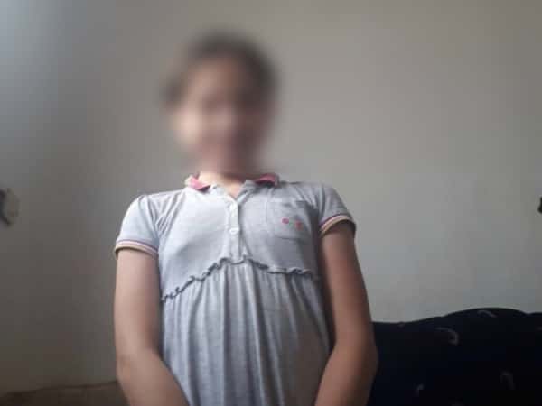 طفلة لديها نقص في النمو