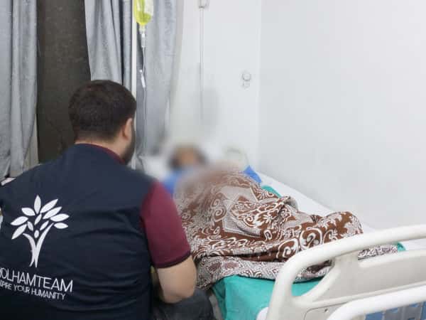 A widow and mother of three orphaned children is suffering from intestinal cancer and urgently needs surgery!