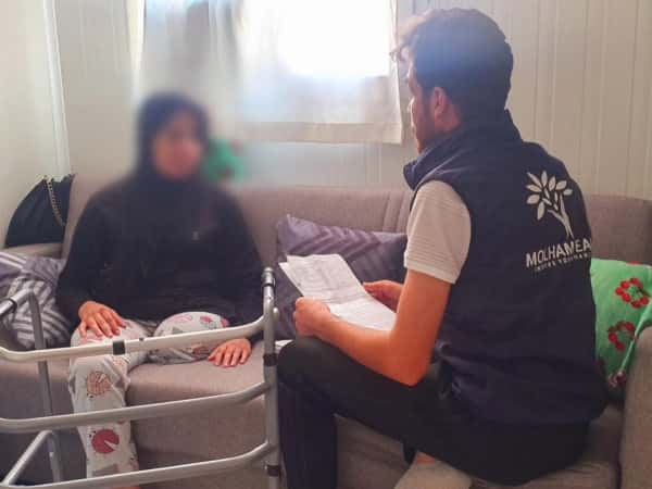 Tante Iman verlor nach dem Erdbeben alle ihre Kinder, sie braucht Eure Hilfe