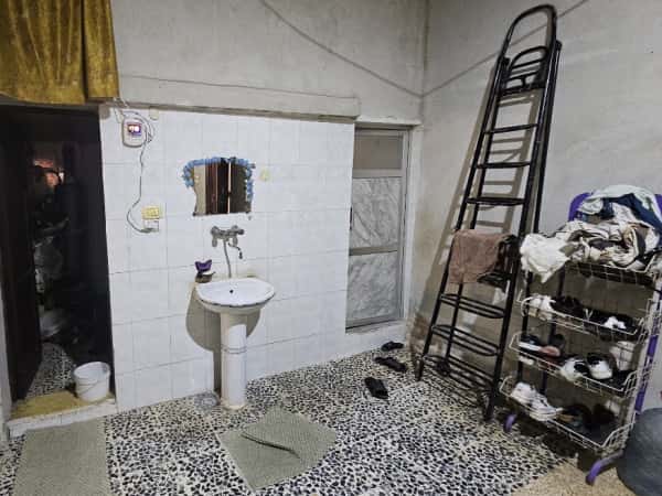 Between the responsibility of motherhood and the pain of loss.