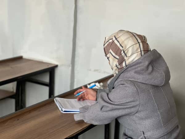 بدعمكم اليوم تكتبون فصلاً جديداً في حياة سوزان لتصنع مستقبلاً أفضل