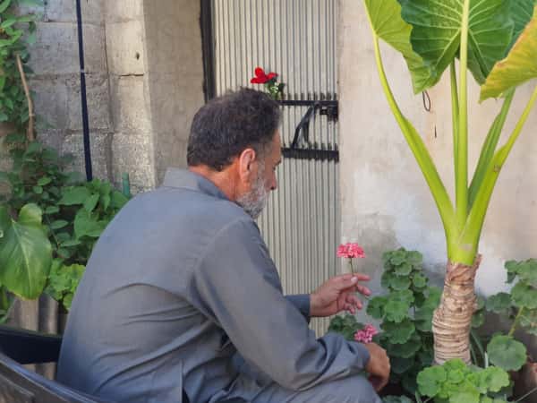 From the exhaustion of displacement to the pain of illness