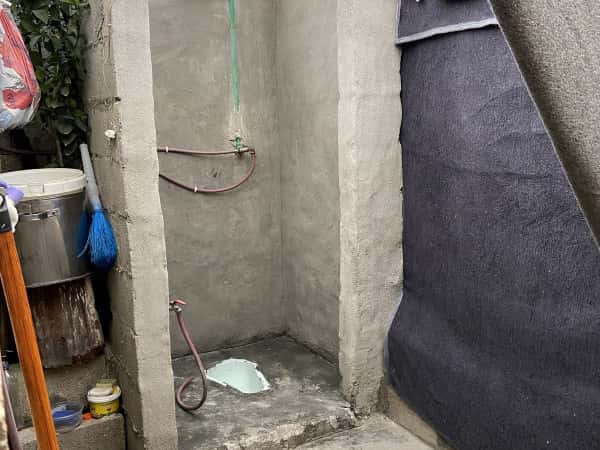 a widow needs urgent assist