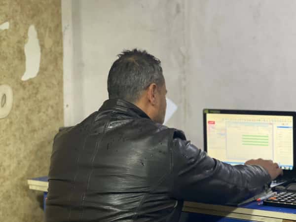 مازن طالب لغة إنكليزية بحاجة لعونكم!