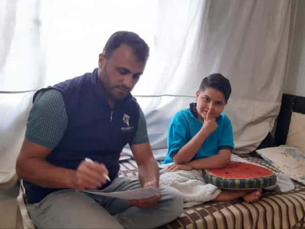 Omar is a kid who needs your support to relieve his pain!