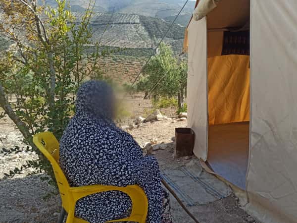 Jalila suffers from bleeding in her eye, leading to a need for vitrectomy surgery or the threat of retinal detachment.