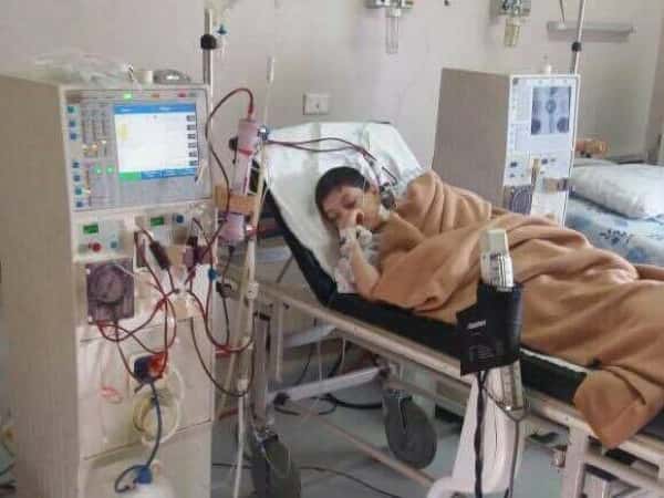 Child suffering from kidney failure