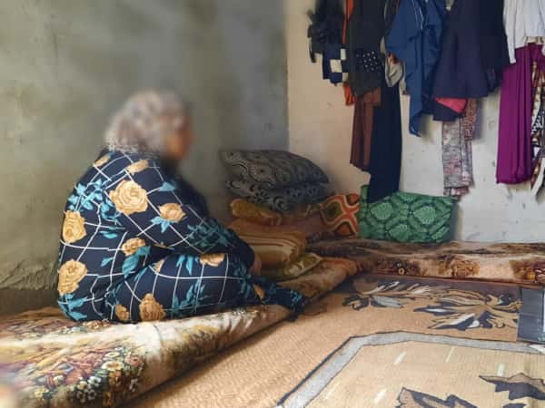 أرملة وطفلتها وحيديتين بلا معيل