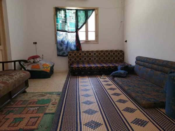 طبيبٌ فقد عمله ومصدر رزقه الوحيد لإصابته بداء في الجهاز العصبي