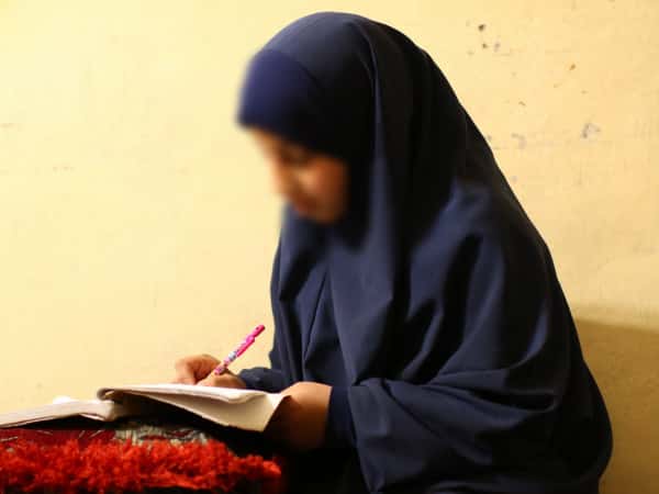 Alaa's Father Passed Away and She is Now an Orphan in Need of Your Support