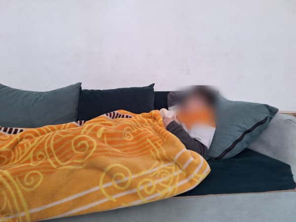 Young Hossam lives with several diseases and is unable to continue treatment, so let us be by his side.