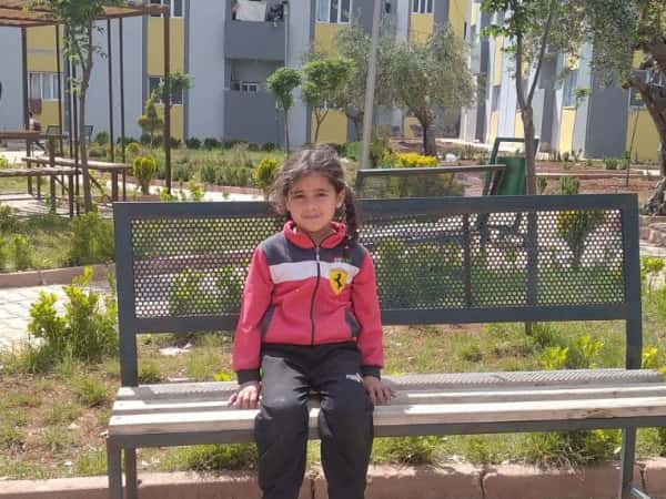 Farah is an orphaned child from Aleppo who needs a sponsor.