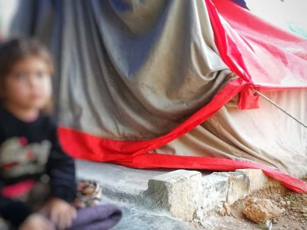 رغد طفلة مهددة بالاختناق!