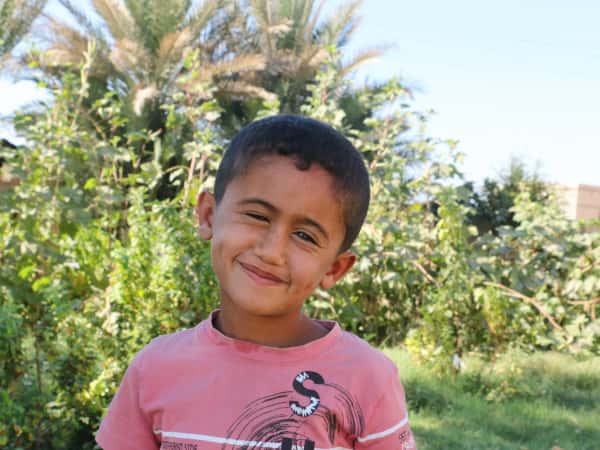 محمد طفل يتيم من مدينة الرقة