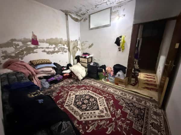 A Mother Alone With Two Children on Dialysis