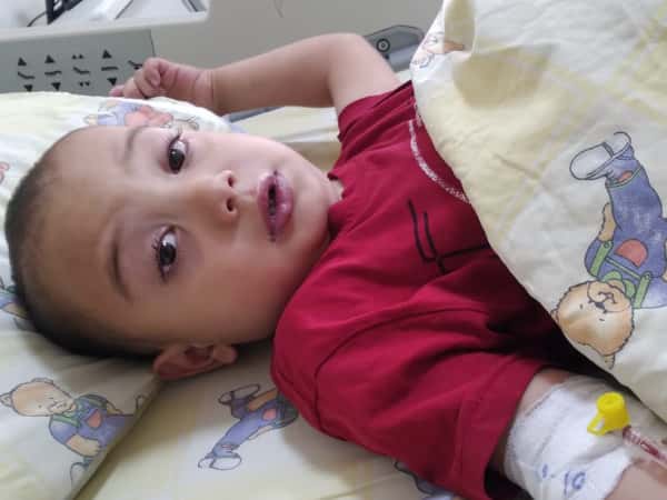 A three-year-old child suffers from Fallot tetrad and is fighting for his life!