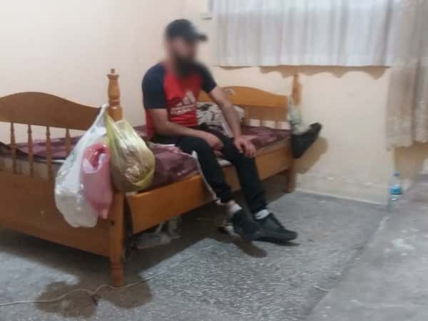 يعاني من آلام شديدة في ظهره وبحاجة عملية مستعجلة !