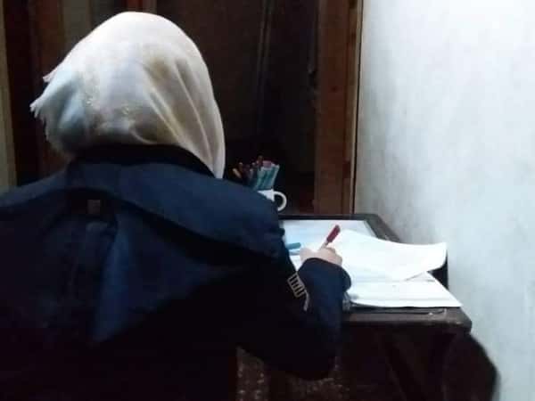 Alaa hat die beste Abiturprüfung ihrer Stadt abgelegt