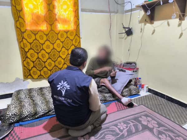 أب عاجز وفقر مدقع