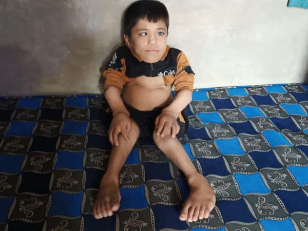 من نزوح وقهر الى مرض وعجز هكذا مرت سنوات على الاخ صدام