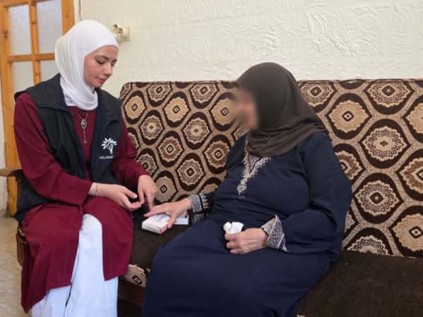 أسرة رحيلة بين المرض وتراكم الديون