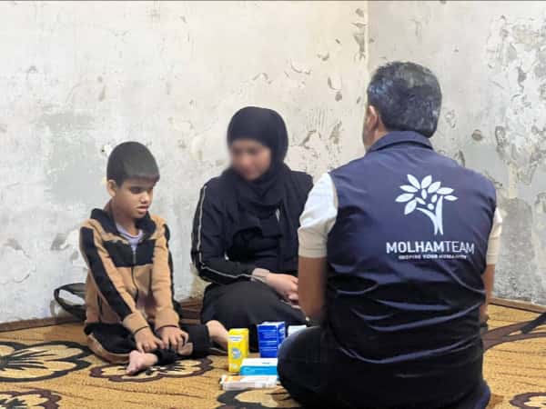 أسرة مثقلة بالمرض والديون