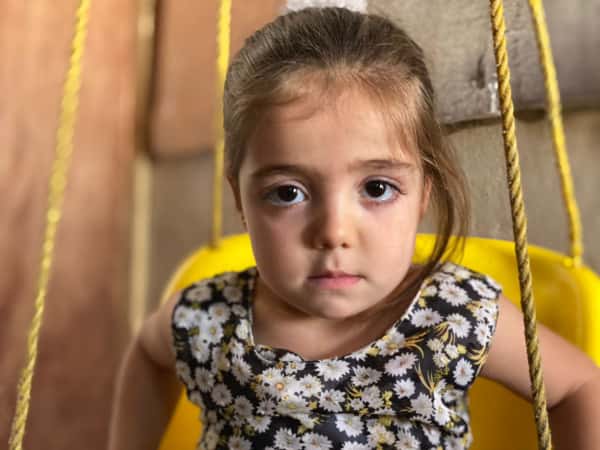 Das kleine Waisenmädchen Haneen wartet auf eure Unterstützung!