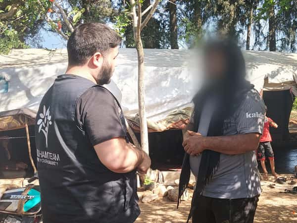 مياه بيضاء منعته من العمل لاجل عائلته