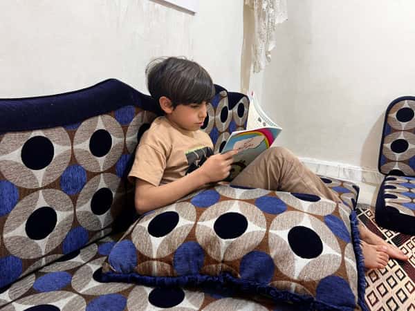 ثلاثة أيتام ينتظرون الأمان