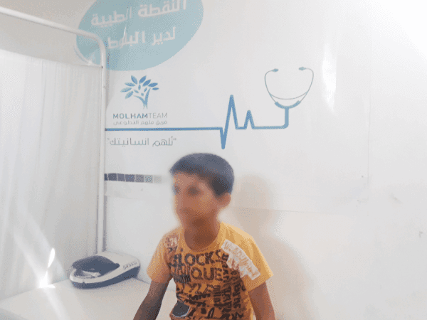 A kid with hearing and speech impairments