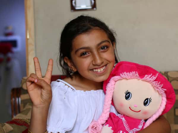 سيرين طفلة يتيمة من محافظة ادلب