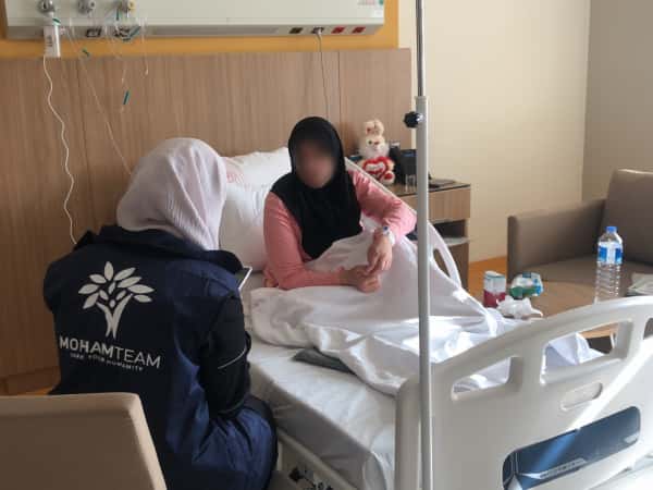 A cancer patient needs oxygen