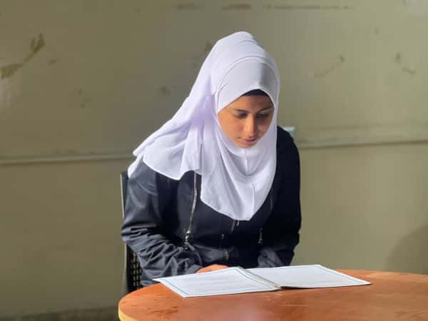 مريم طفلة من محافظة دير الزور