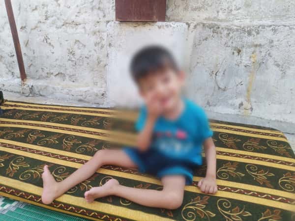 طفل عمره عشرة شهور مريض بحاجة ماسة للمساعدة