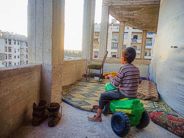 They are 8 children live in an unfinished house