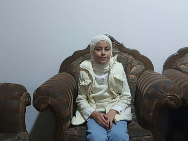 جنان طفلة يتيمة من محافظة إدلب