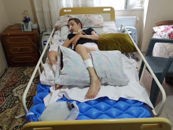 The disease repeatedly deprives Mahmoud from his family.