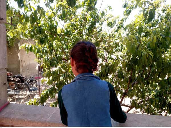 DalaL is an orphaned girl from Aleppo