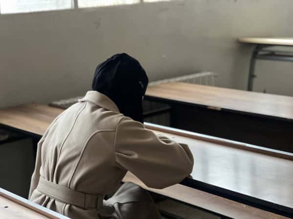 نجمة طالبة يتيمة بحاجة لعونكم