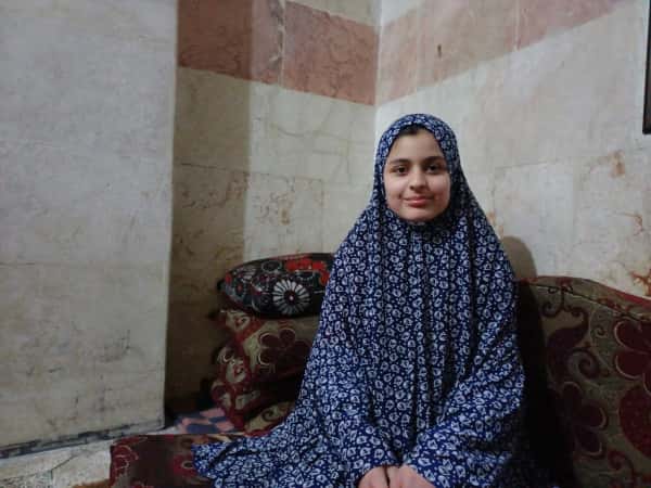 آمنة طفلة يتيمة من محافظة ادلب