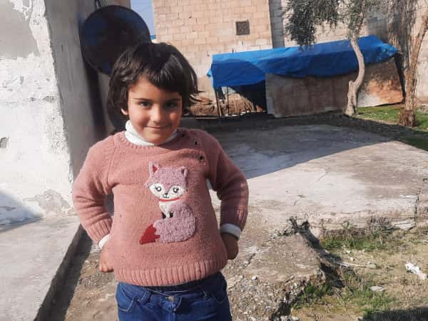 ماريا طفلة يتيمة من محافظة الرقة