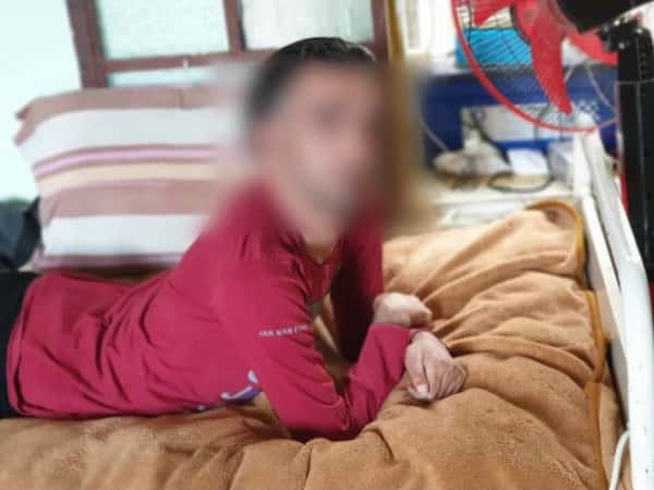شاب يعاني من شلل رباعي