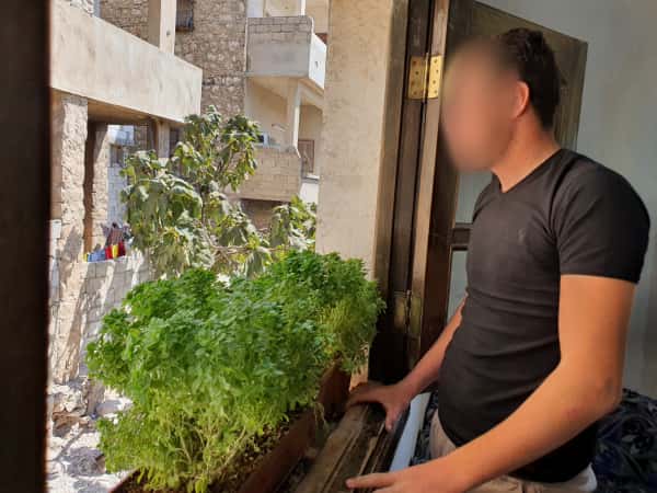 Headache and pain accompany Mahmoud for hours