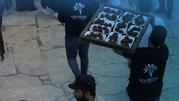 Iftar for a Fasting Person in Ramadan – Donate and Earn Rewards Now